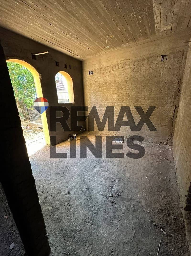 3 9e483bc9-5e5e-4261-9e8d-86dbfbef03a0. jpg