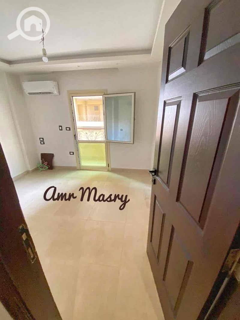 8 3e9303f8-7b48-46df-8325-97c34c9d825e. jpg