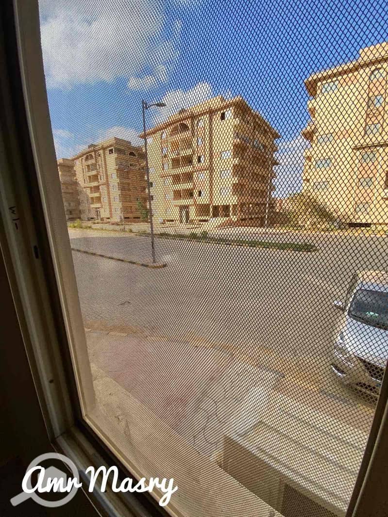 10 0a897873-2658-4181-a3dd-5f327a729f26. jpg