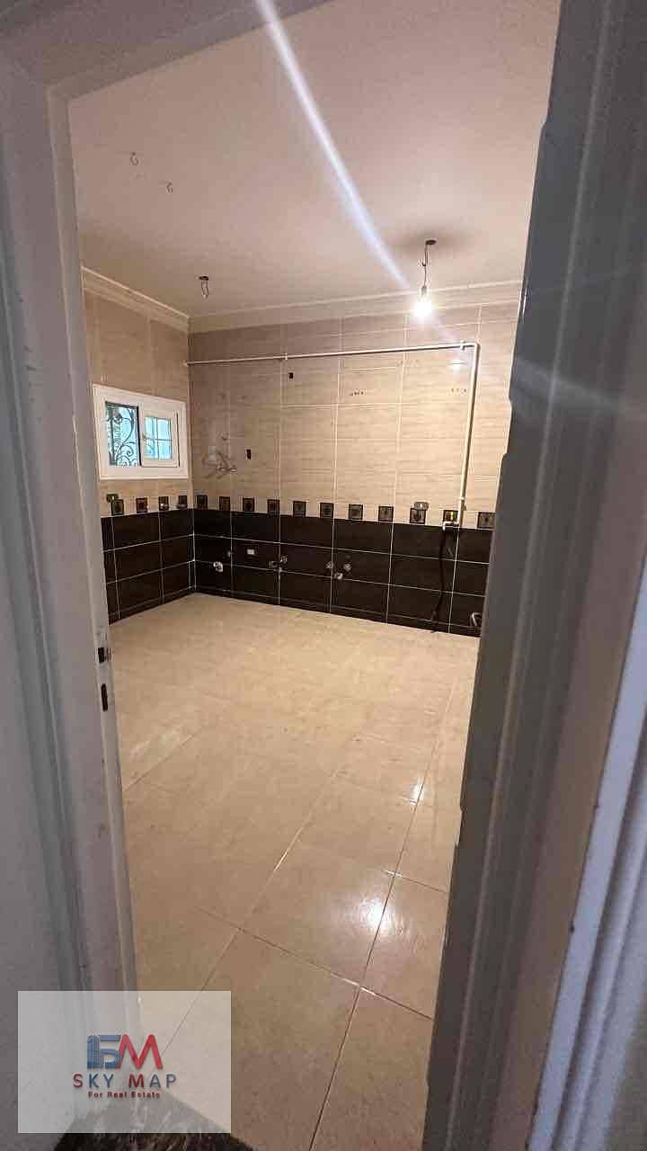 12 c1e4cbb0-fe59-43d9-9394-67d3e2d60dd9. jpg