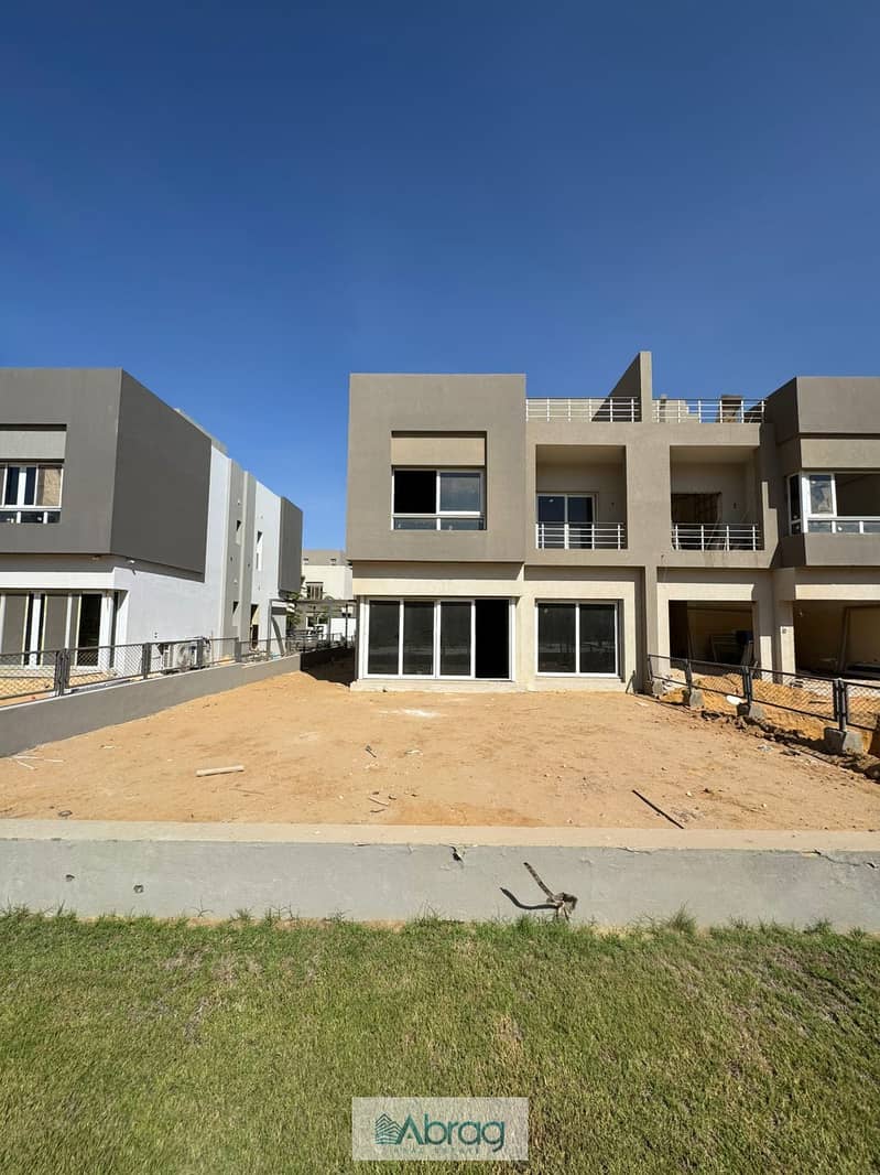 8 556099871_2000489894119327_3626322127781130922_n. jpg