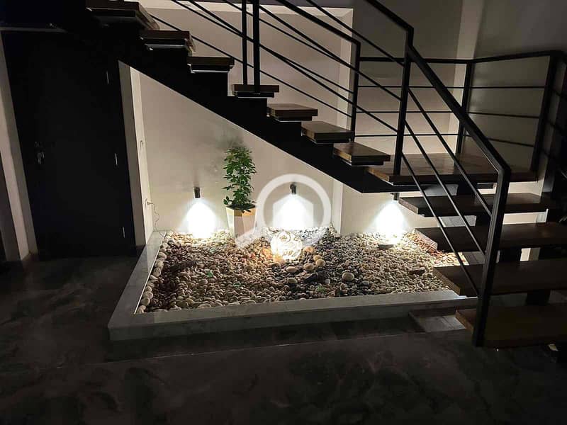 20 7f9ac4ae-cfe0-4370-8bfd-316b24c92847. jpg