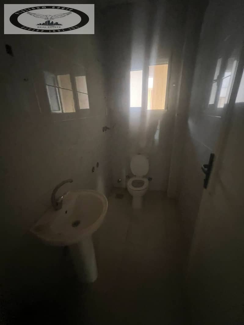 10 1750e5c8-ec87-4fb0-a676-b86770ed16c1. jpg