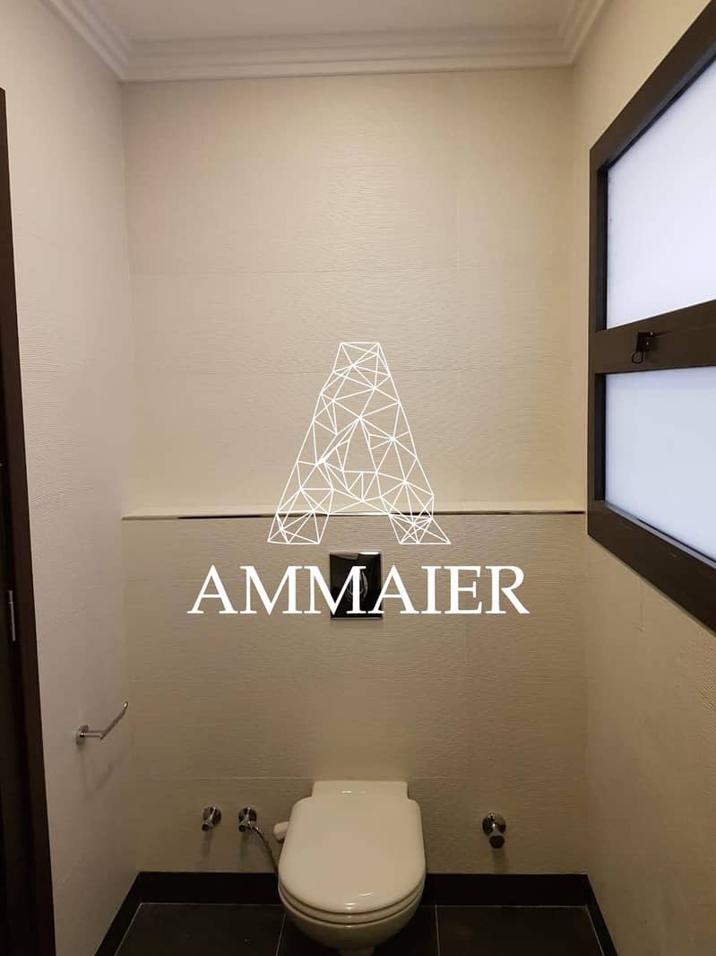 8 4bf3dc4f-5996-47a9-950d-5103212ee78d. jpg