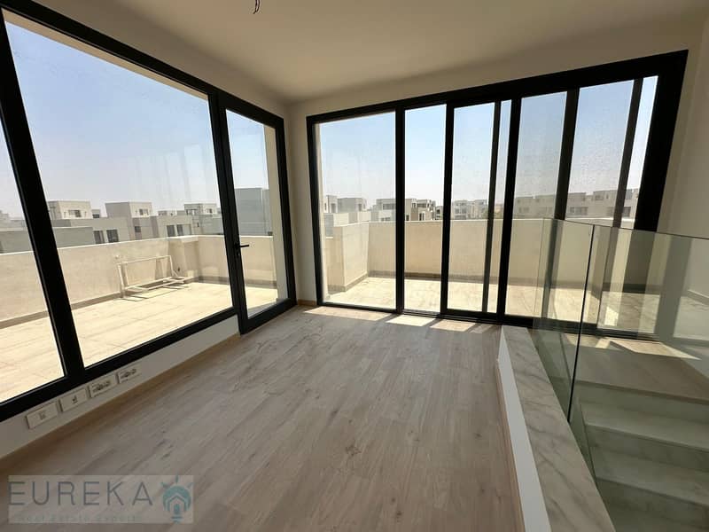 3 PHOTO-2025-12-01-16-29-39 (1). jpg