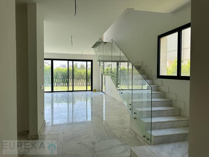 2 PHOTO-2025-12-01-16-29-39 (3). jpg