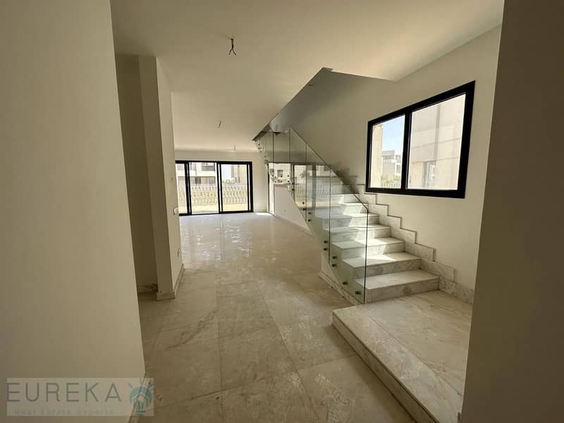 6 PHOTO-2025-12-01-16-29-39 (6). jpg