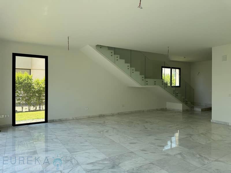 8 PHOTO-2025-12-01-16-29-39 (8). jpg