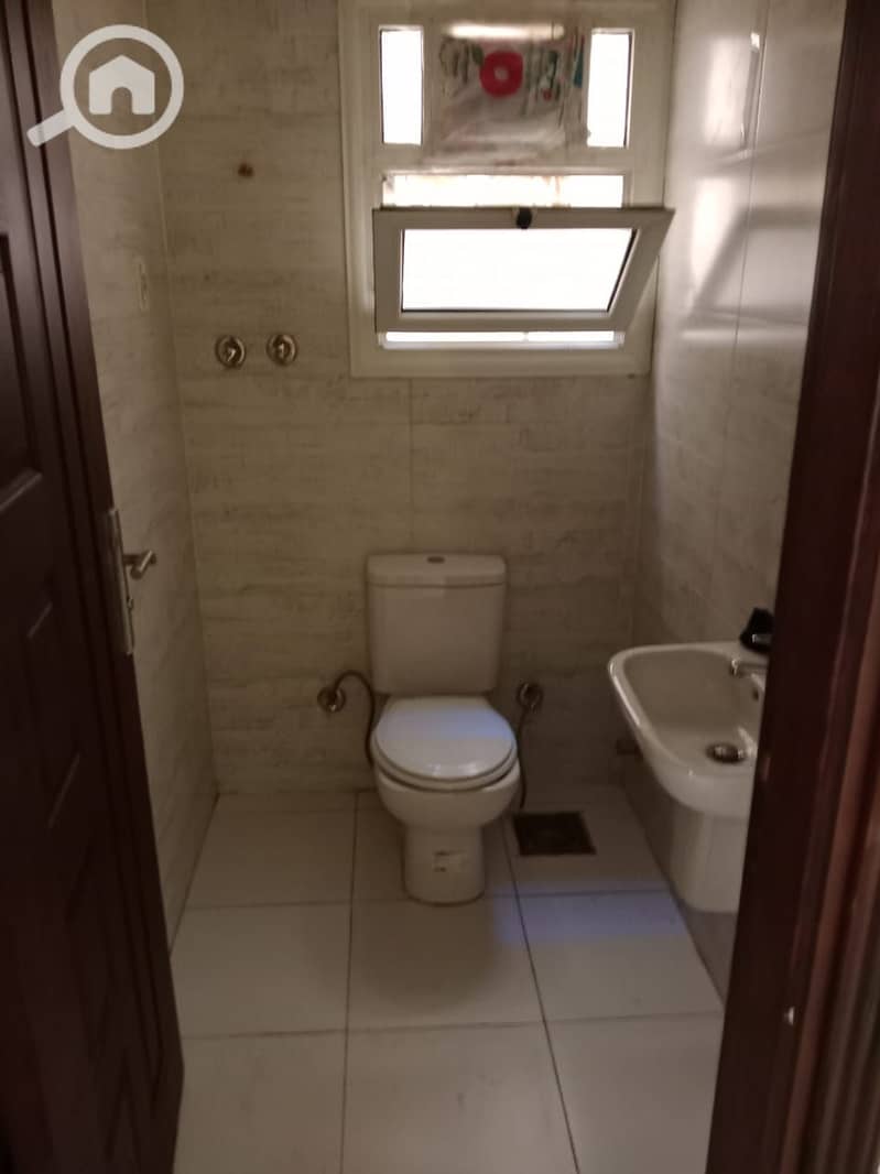 6 7b212deb-6ece-40c2-8b49-2651ab8ad1de. jpg