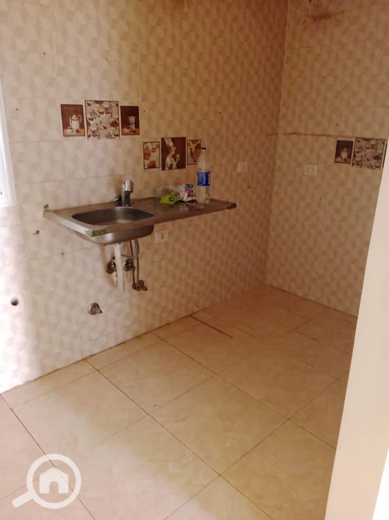 10 81ee3d07-f3cc-4fe5-91b8-374fb27513d3. jpg