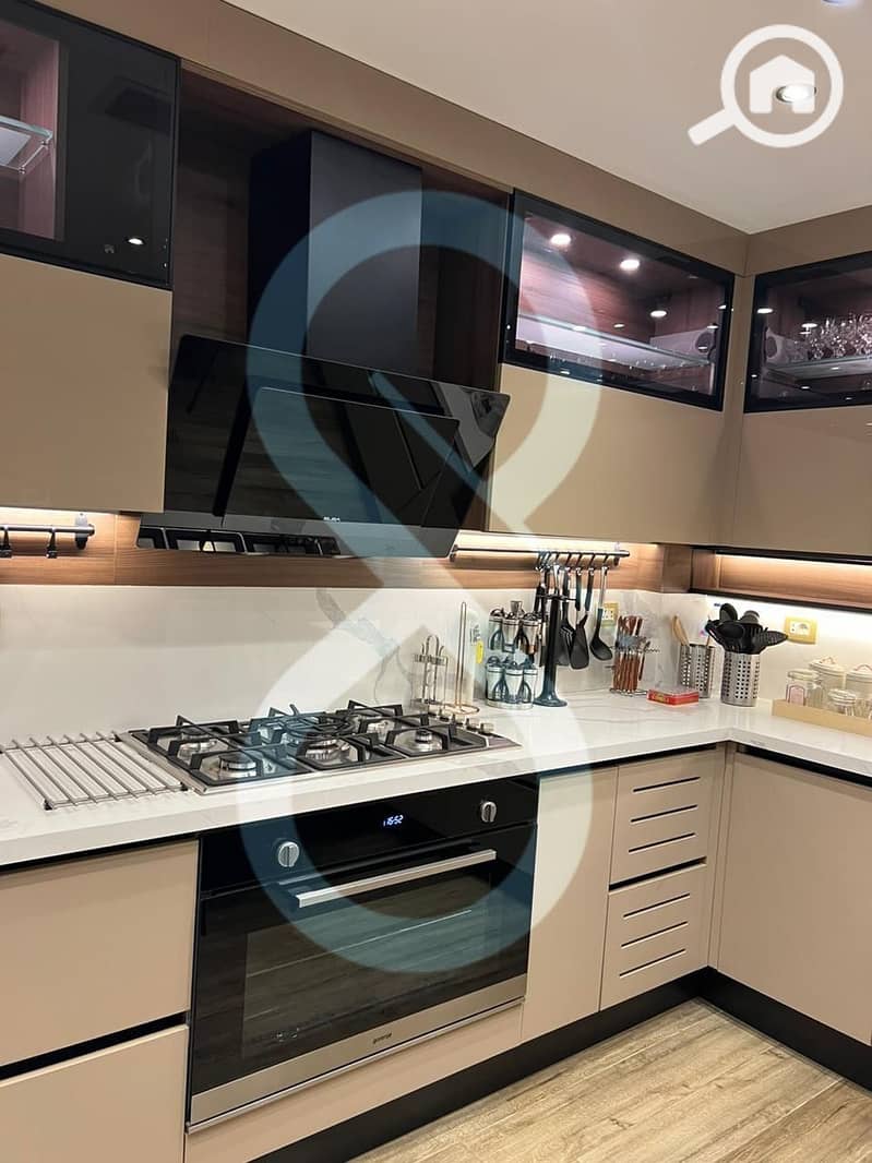 13 PHOTO-2025-12-03-14-32-02 3. jpeg