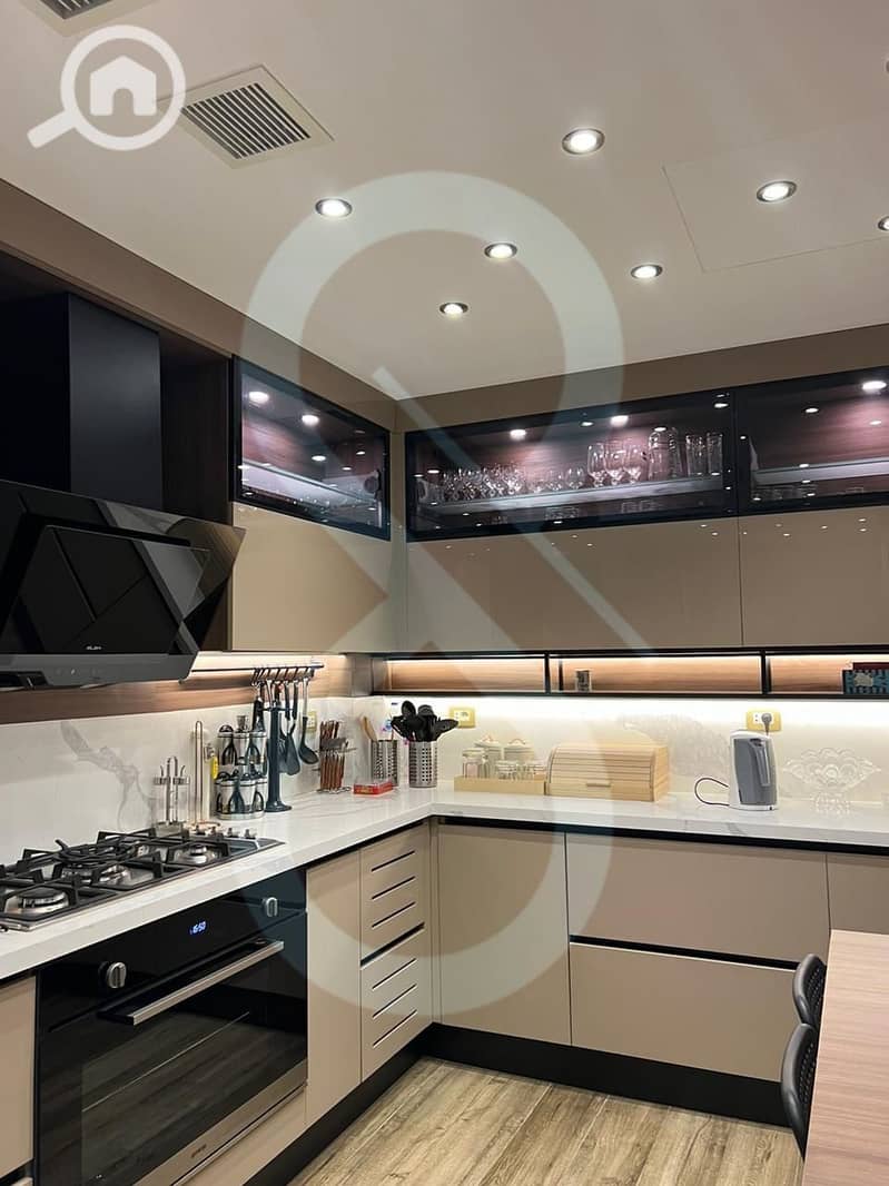 14 PHOTO-2025-12-03-14-31-59 9. jpeg