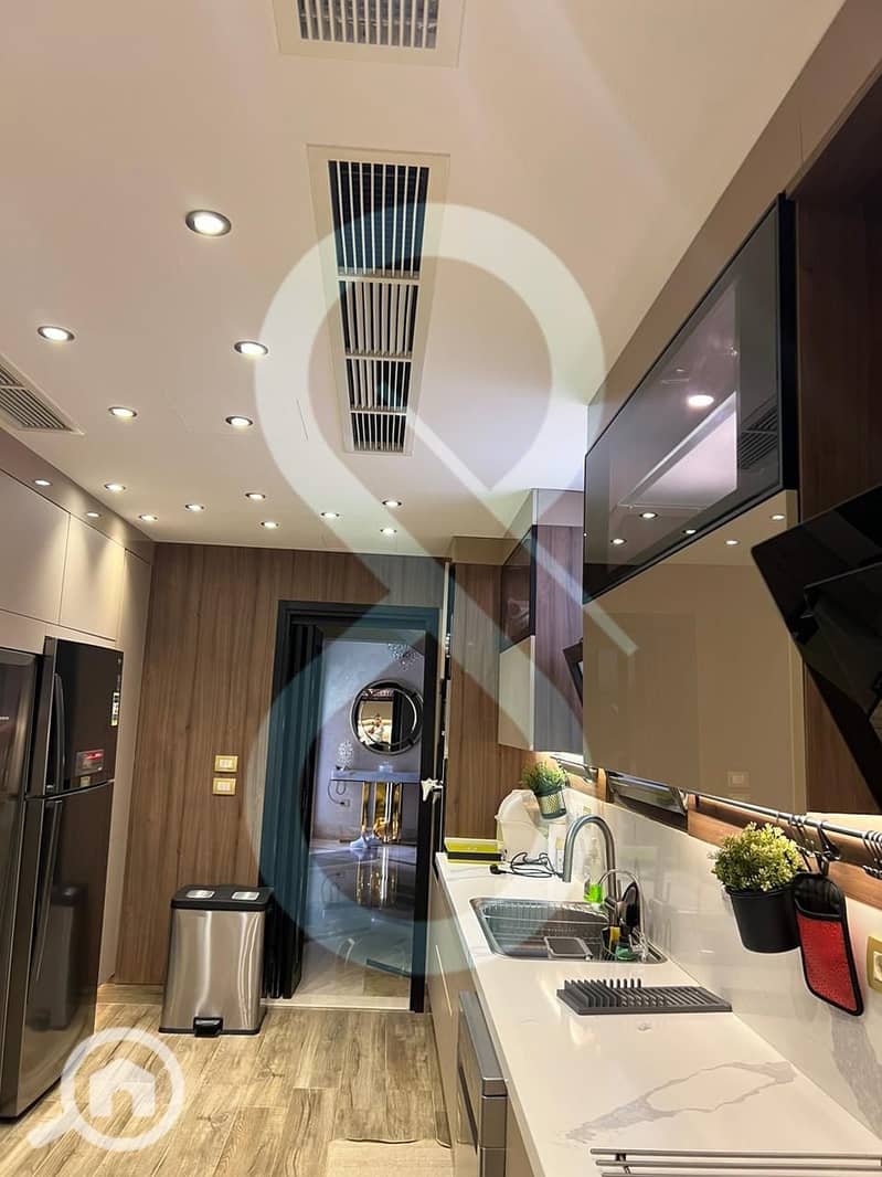 15 PHOTO-2025-12-03-14-31-59 8. jpeg