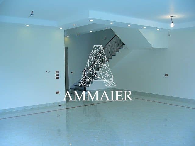 3 c97755fc-b8b1-42ee-8bc8-1e4a7c52b6ee. jpg