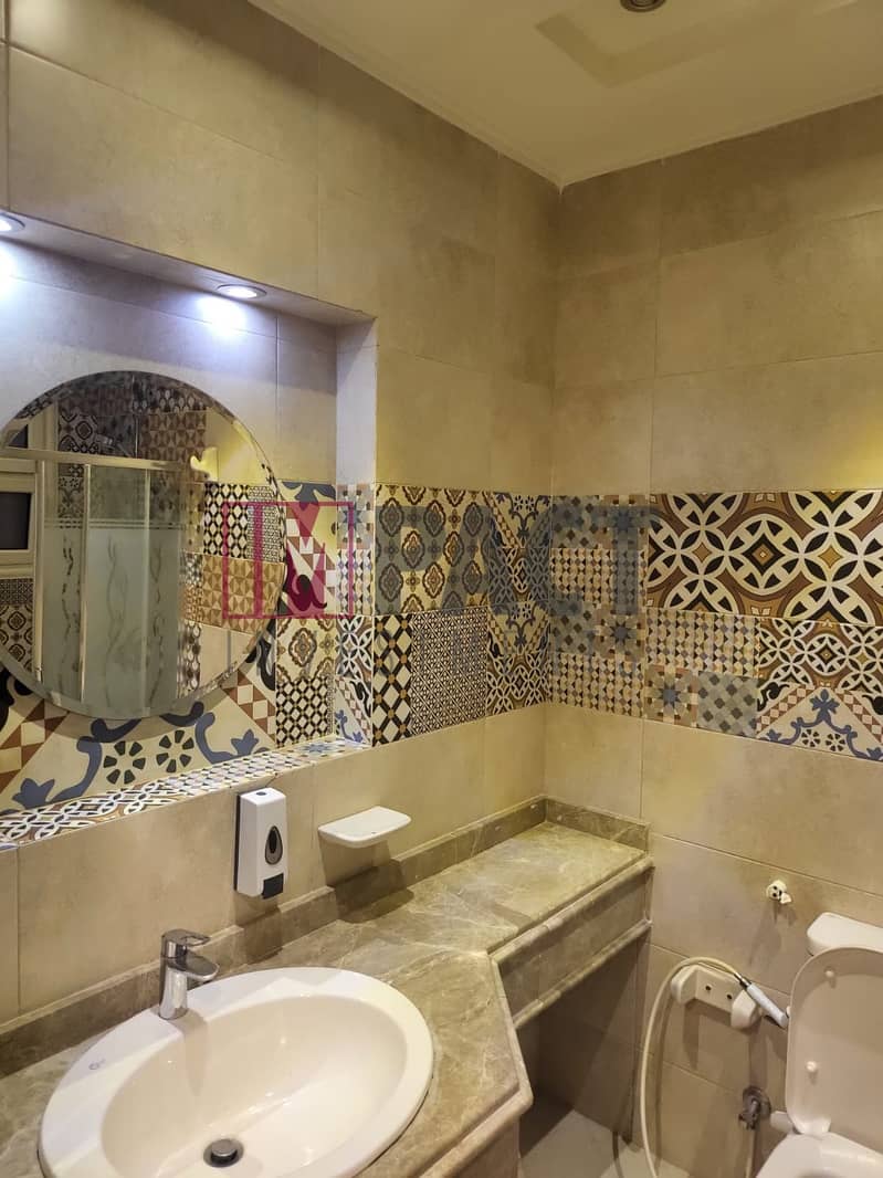 11 WhatsApp Image 2025-11-04 at 13.48. 56_22c6f33d. jpg