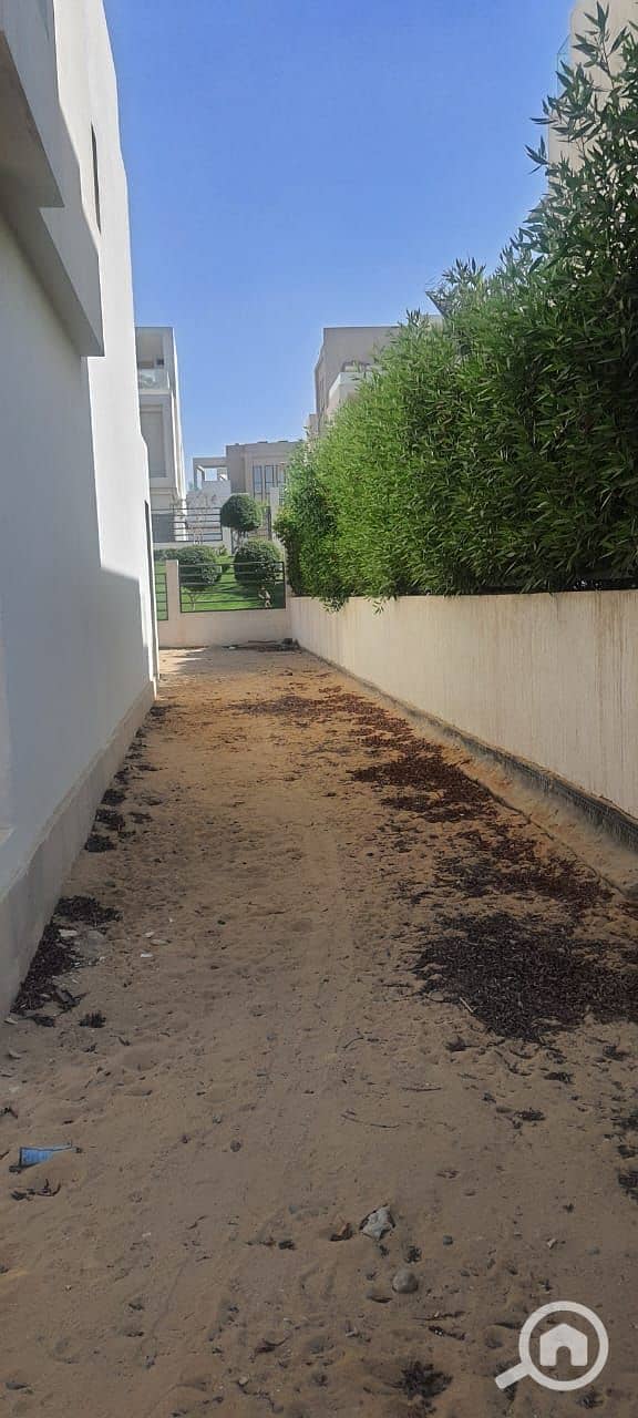 8 WhatsApp Image 2025-12-03 at 4.01. 40 PM (2). jpeg