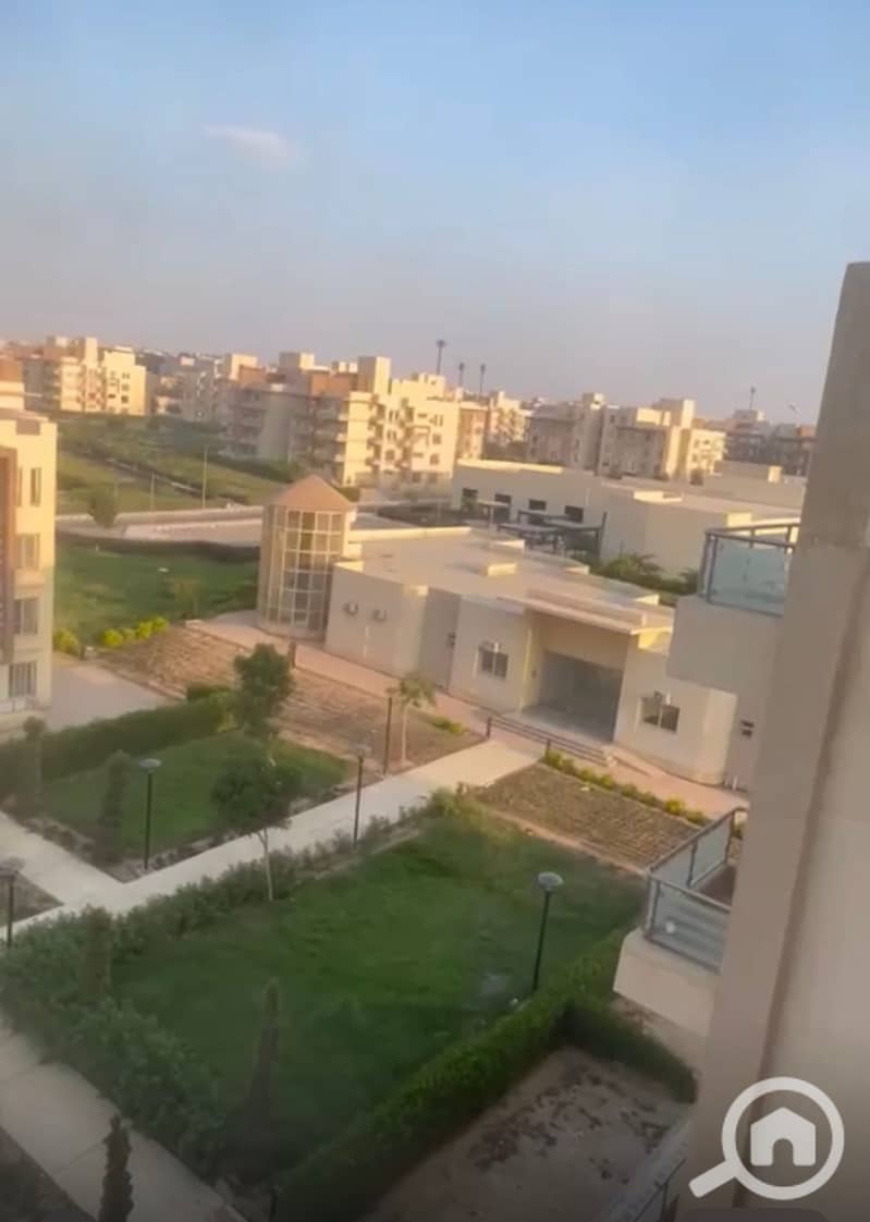 4 aa3ee1c5-b310-4a64-85b7-a6a36c550596. jpg