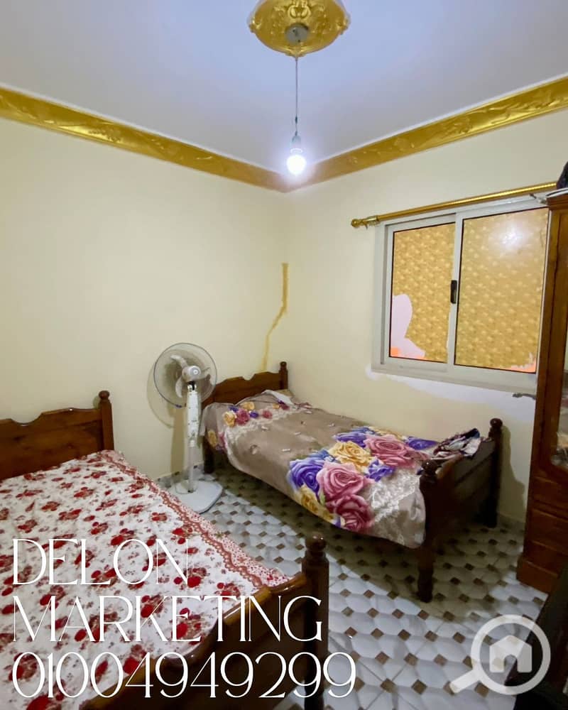 5 Clean Vintage Photo Collage Fall Fashion Instagram Post. png