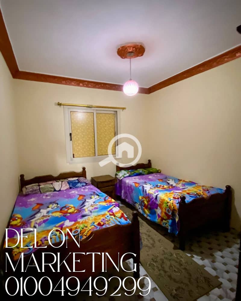 6 Clean Vintage Photo Collage Fall Fashion Instagram Post. png