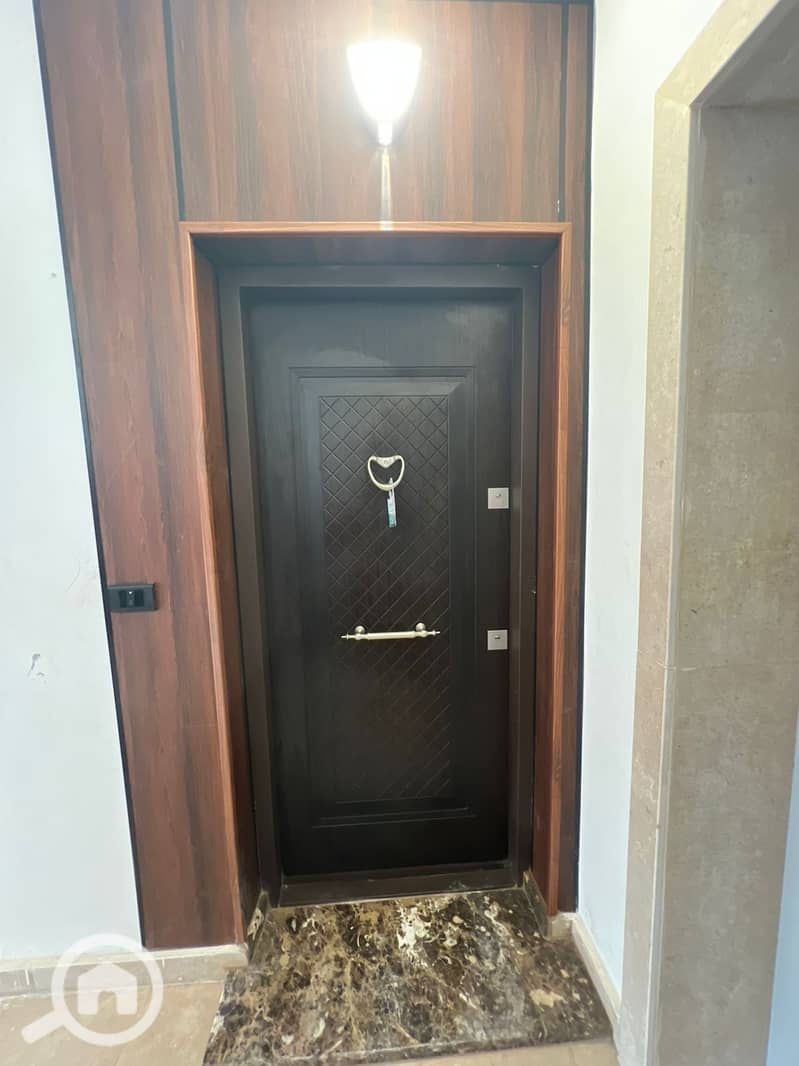 17 caf2bb0d-b3ac-47e8-a2a4-d3b2622e55aa. jpg