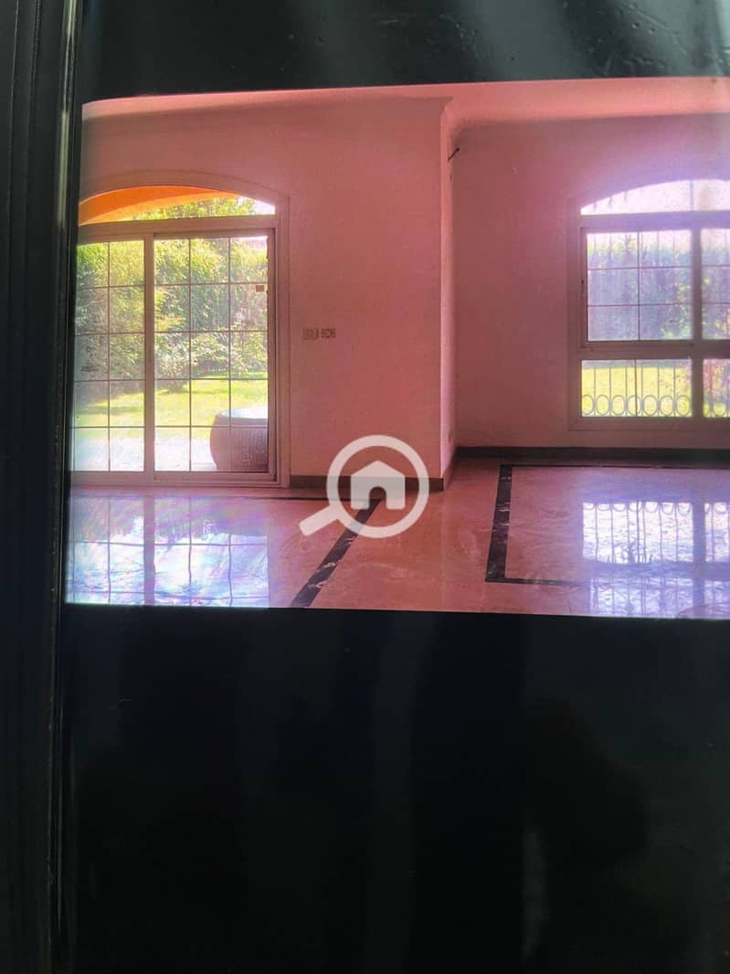 18 e85d3d28-815e-4e28-91bb-0fa1d9bee95b. jpg