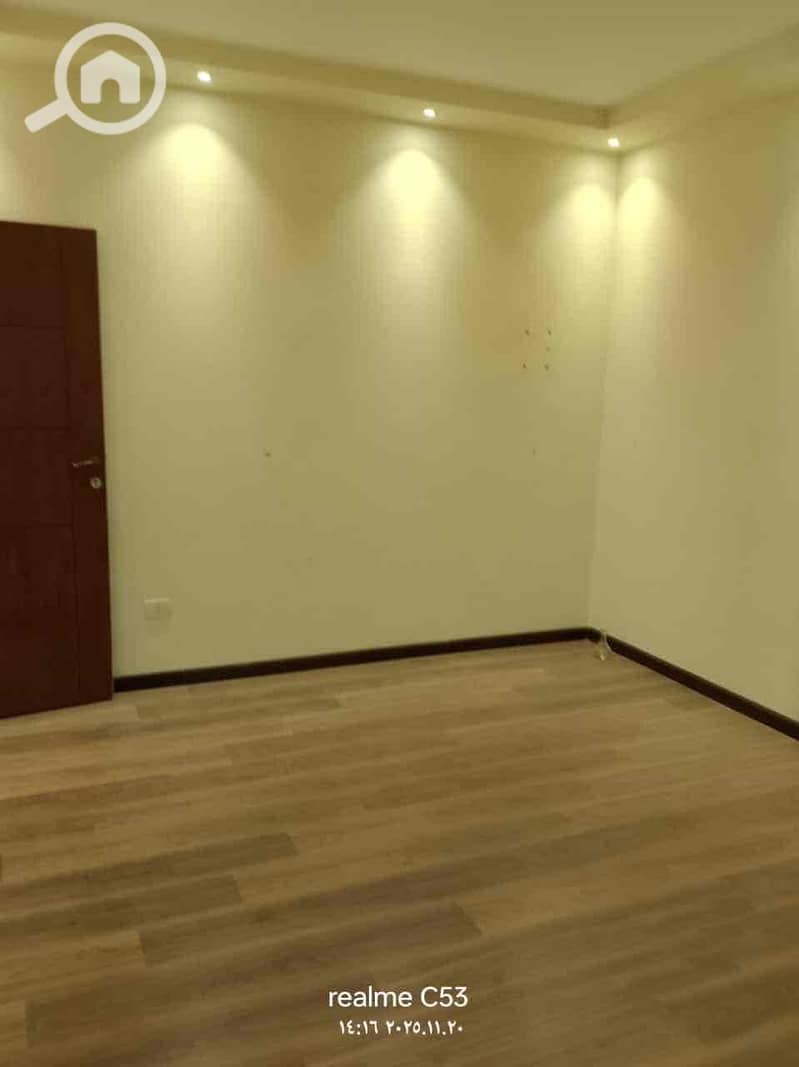 3 295aa3f0-2a1a-4687-9ab0-ac0ae8642044. jpg