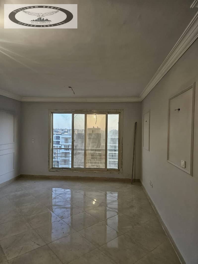 2 a77ccf78-9cb5-450a-bf7d-ddcf06d8fd43. jpg