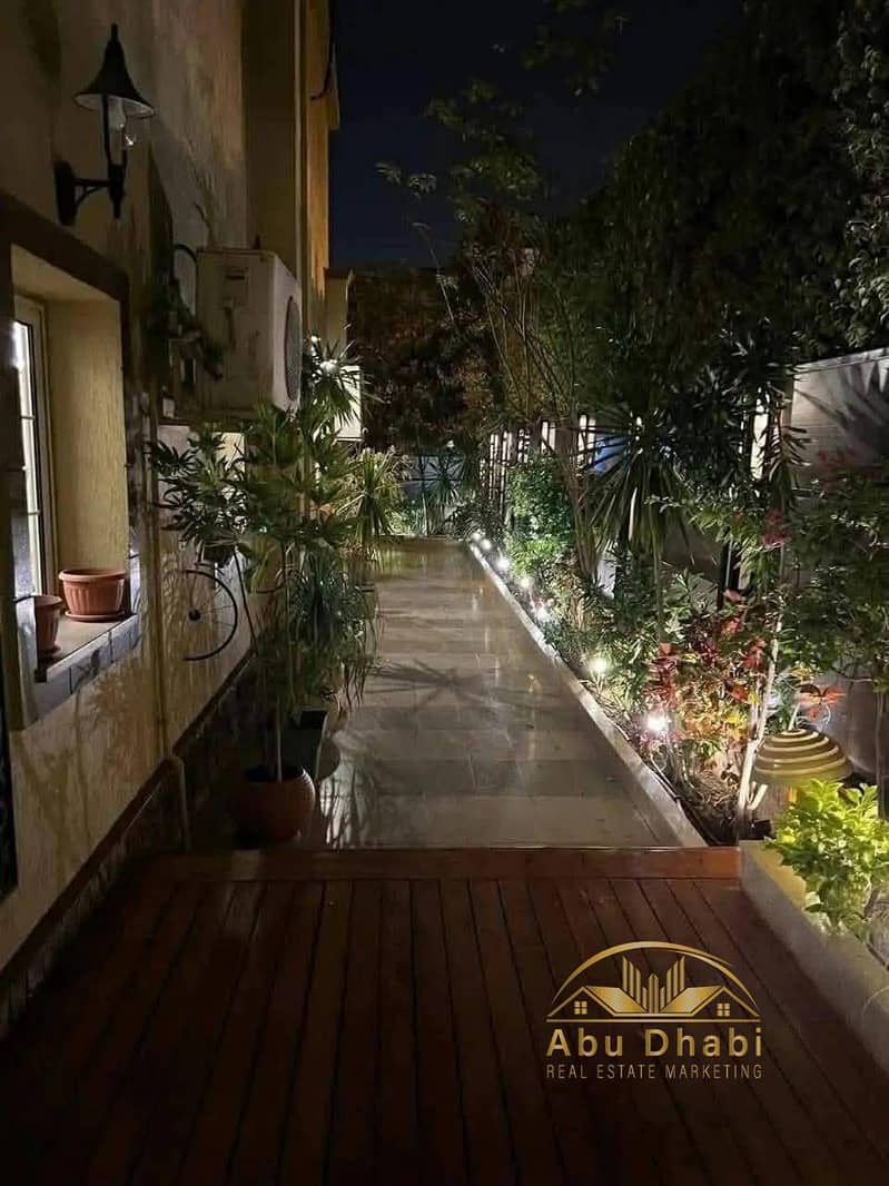 8 9f227613-37e2-4908-ac33-6be6649a6b7b. jpg