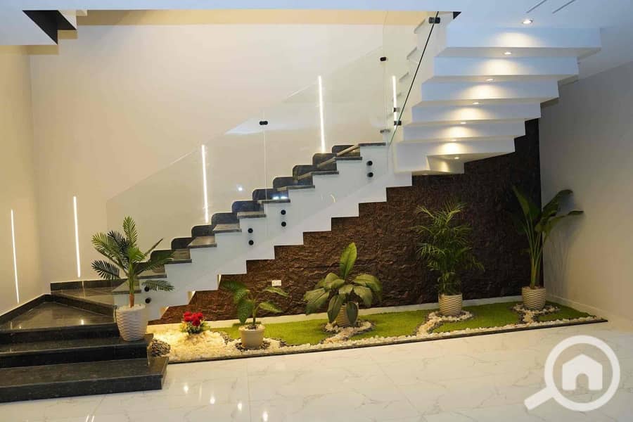 4 57344237-c04c-40b0-8aed-9ddc818eda26. jpg