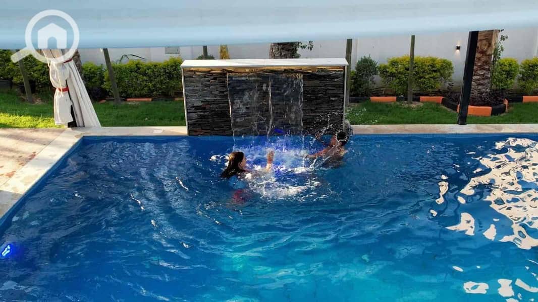 13 b6b14d05-af57-4736-9254-51e628c63ede. jpg