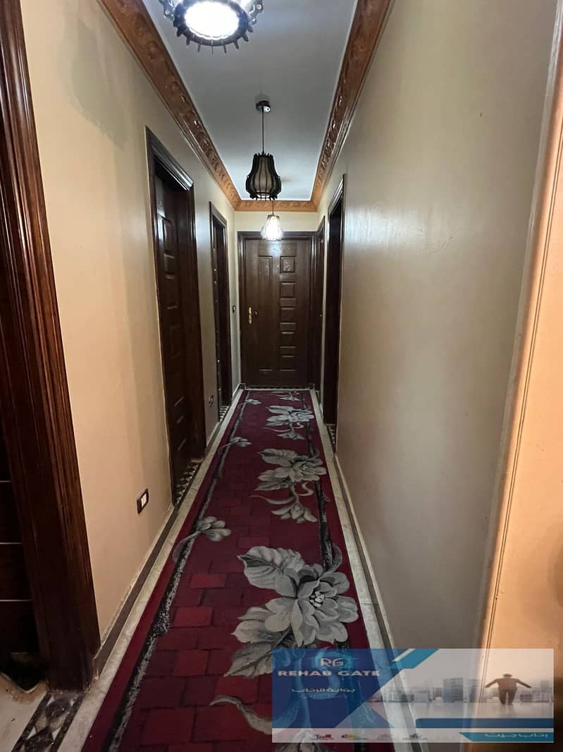 3 282e698a-766c-450b-bf2a-5ca2053a3102. jpg