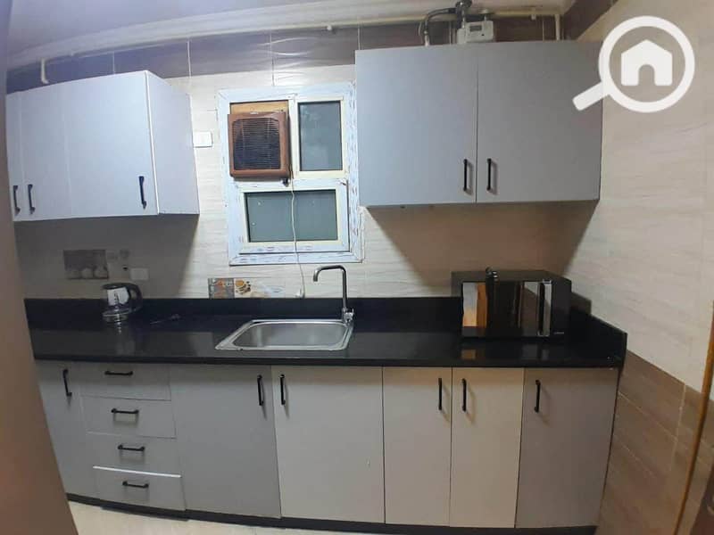 8 ecff1498-3fc6-44d0-b7c1-4b7e0d889ed2. jpeg