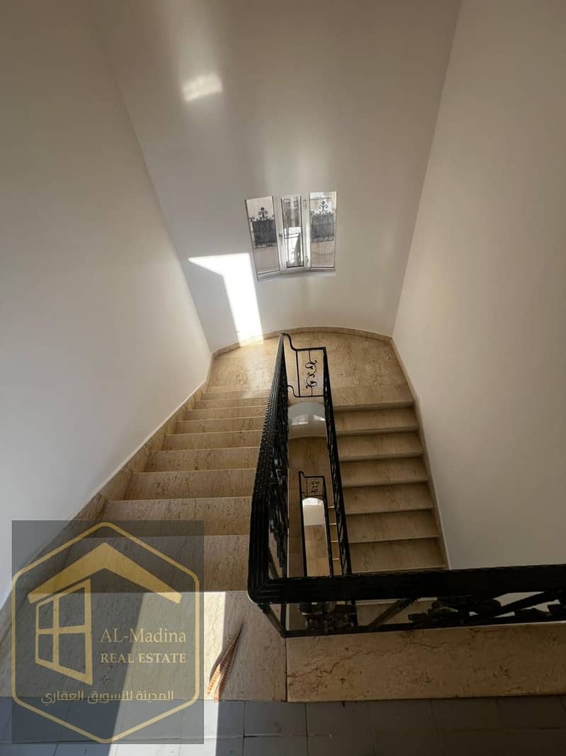 17 WhatsApp Image 2025-12-03 at 13.55. 10 (1). jpeg