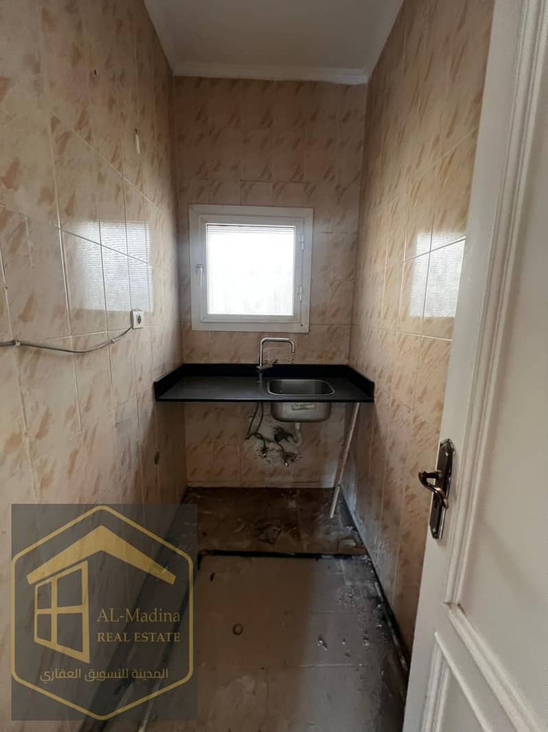 24 WhatsApp Image 2025-12-03 at 13.55. 12 (2). jpeg