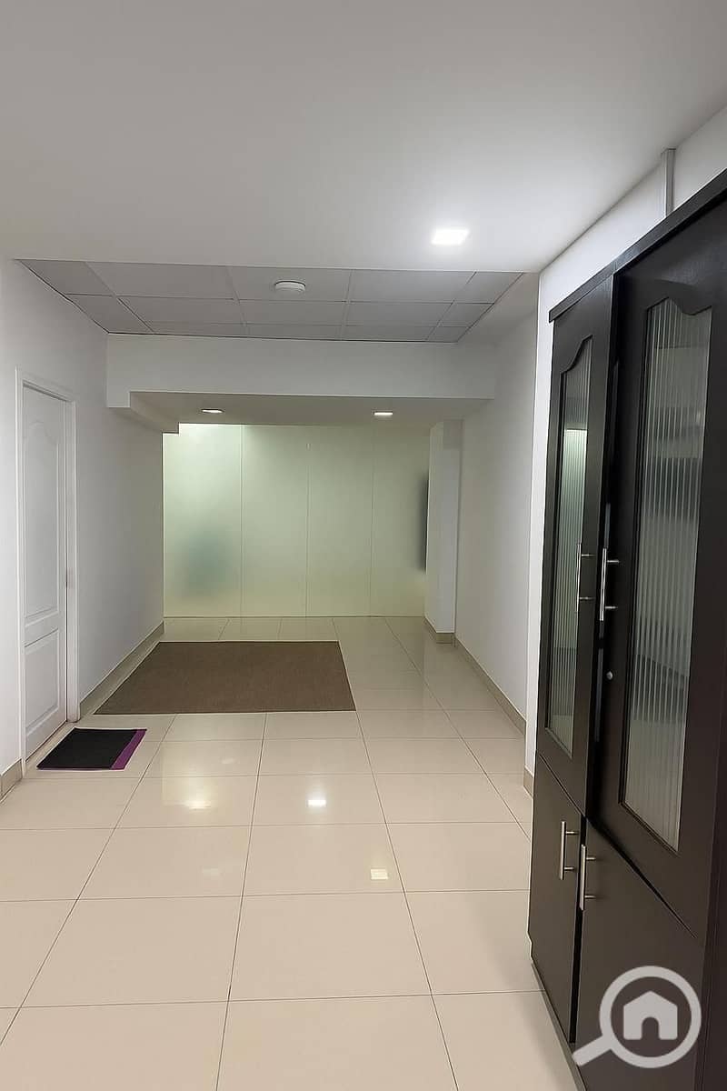 2 1a37ed47-6e73-42aa-a9b9-12c03b8a2d88. jpg