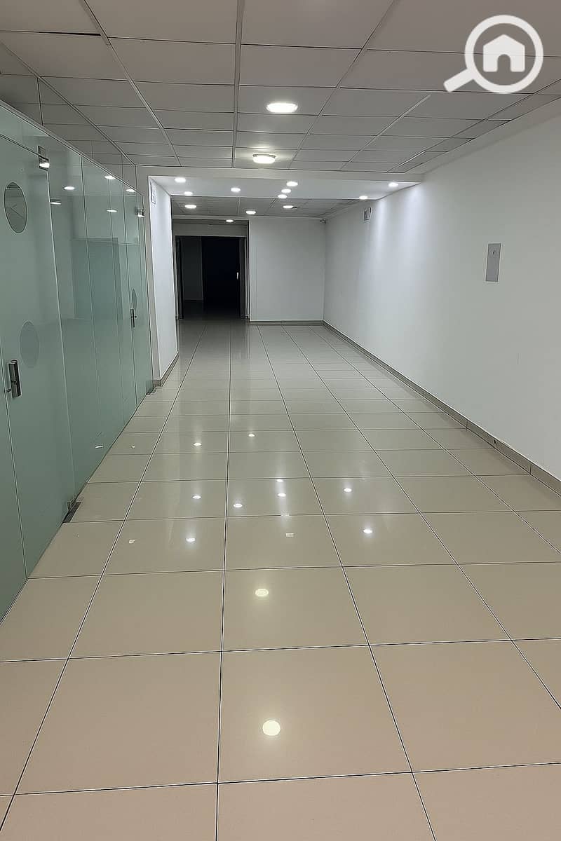 4 5b0f4b37-843c-4373-8dd5-7f9919169aa1. jpg