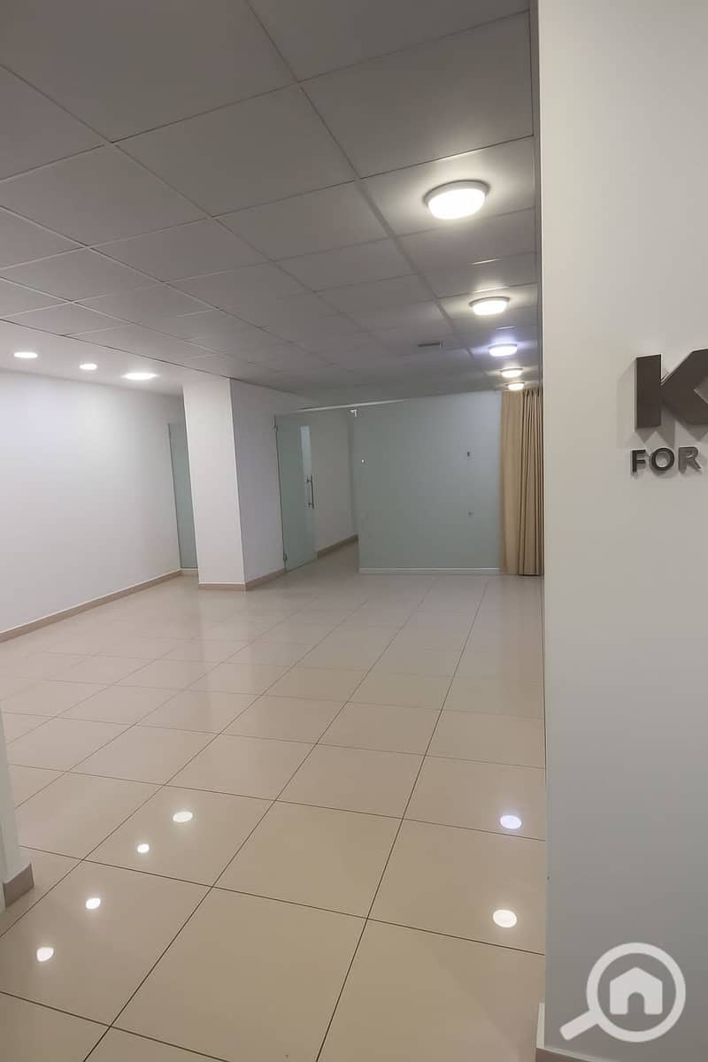 12 d1ff9fe3-85c0-4578-b2ff-a2abd418b4d2. jpg