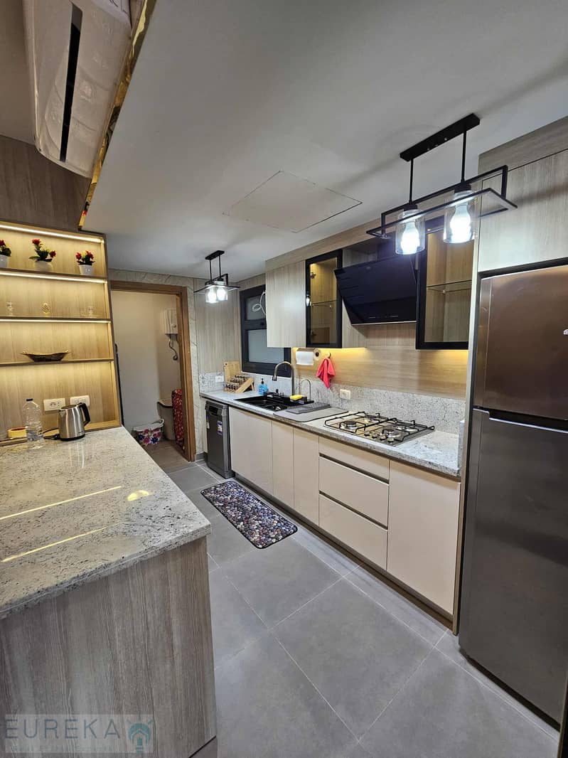 2 0247774c-9f74-4a42-a176-d4830f88d751. jpeg