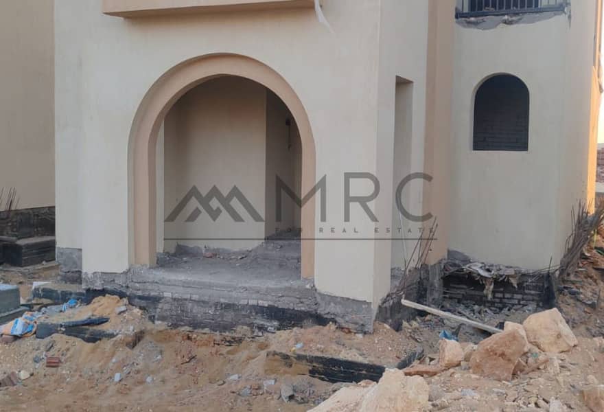 2 82353423-5723-472c-b5c5-f8c0c6a7c259. jpg