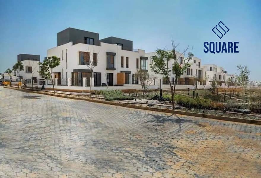 8 8233559-8dbc5o. jpg