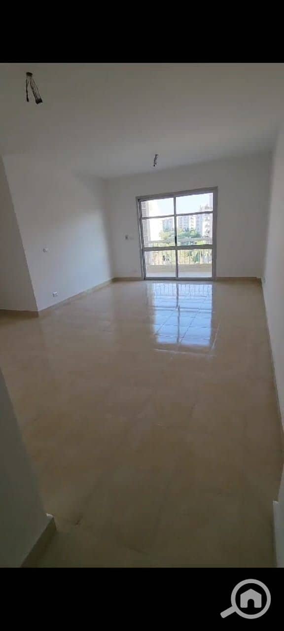 2 679744cb-9e37-4916-8e76-5442b666dfcb. jpeg