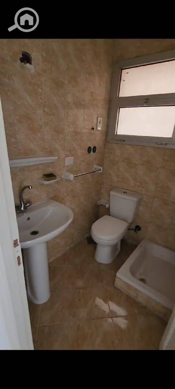 4 4c74b1c7-dd96-4019-9fc5-46b8fe8f78c0. jpeg