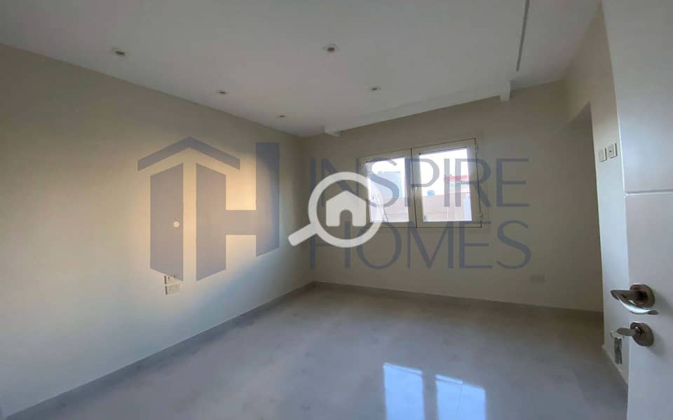 5 WhatsApp Image 2025-12-01 at 13.57. 13 (1). jpg