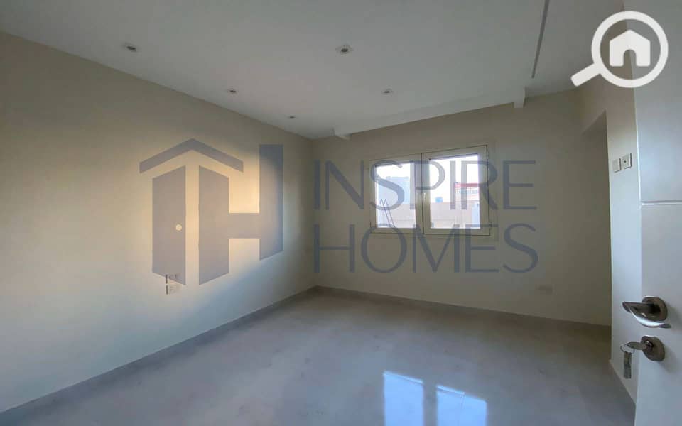 6 WhatsApp Image 2025-12-01 at 13.57. 13 (2). jpg