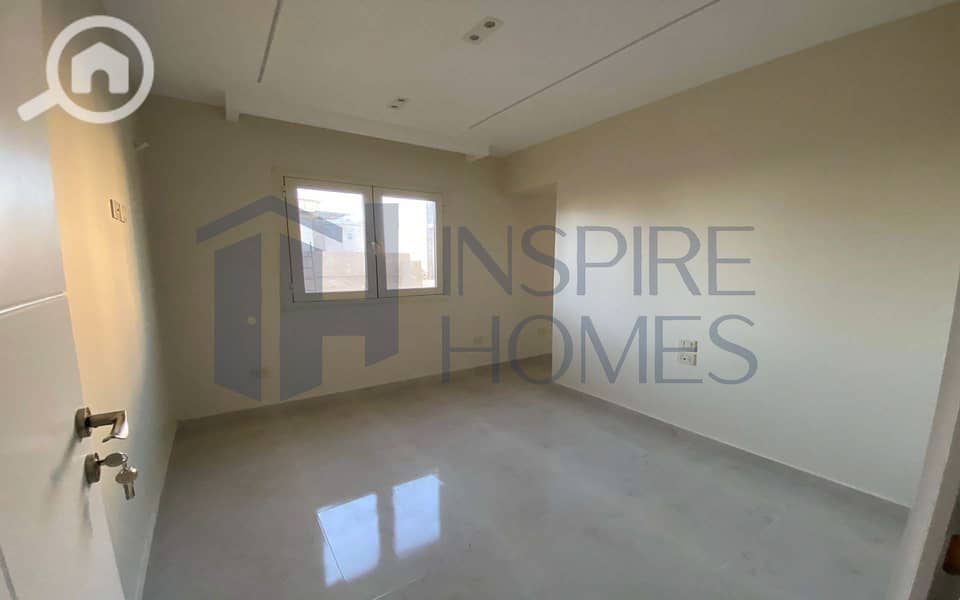 7 WhatsApp Image 2025-12-01 at 13.57. 14 (1). jpg