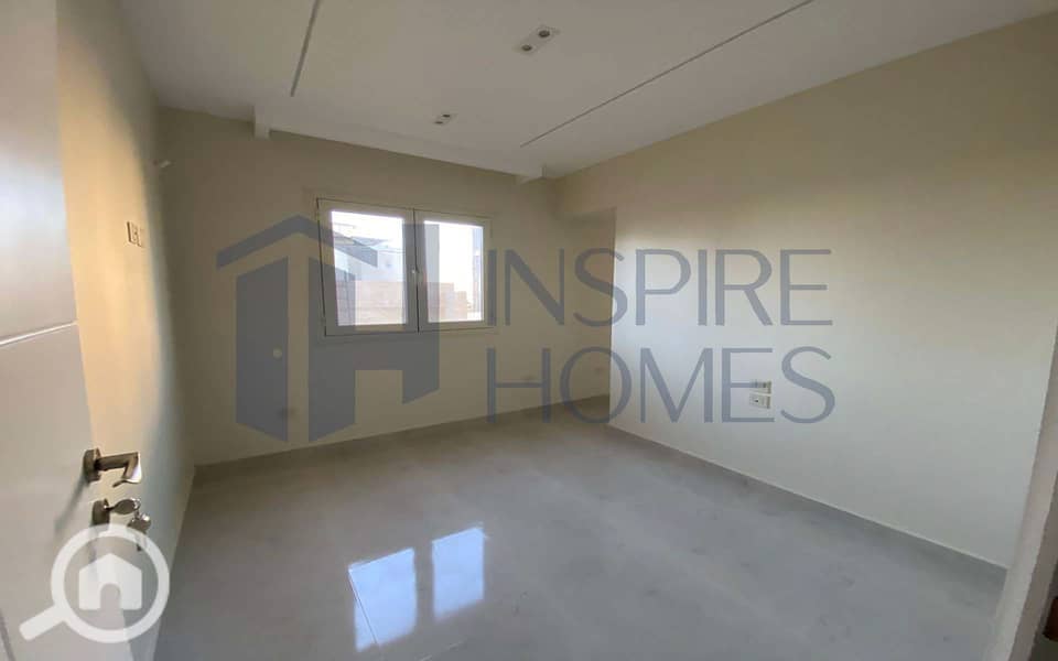 8 WhatsApp Image 2025-12-01 at 13.57. 14. jpg