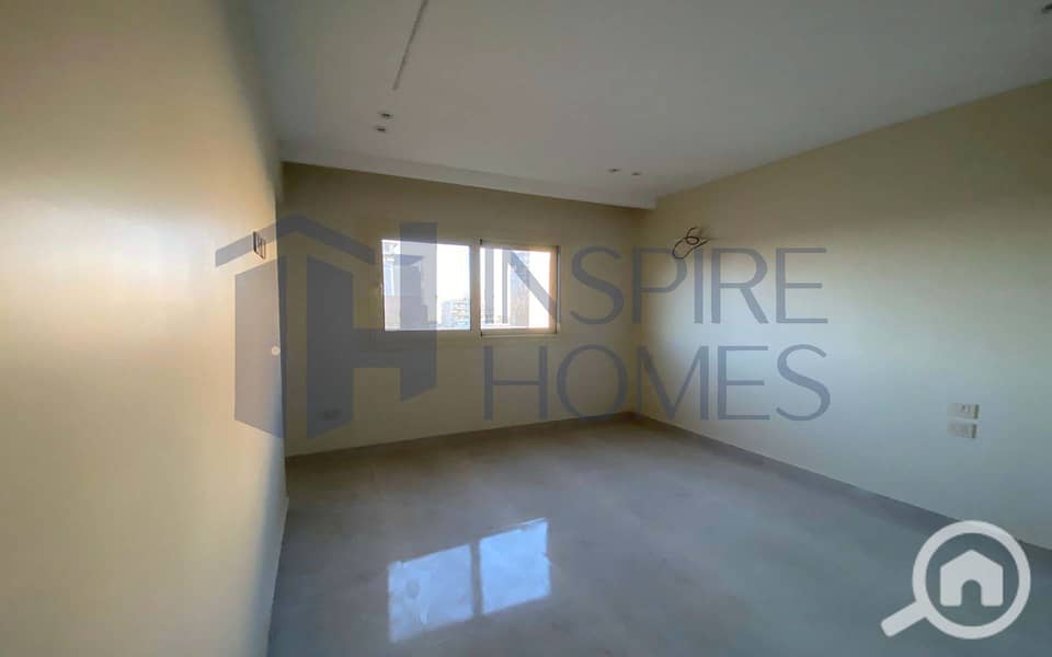 9 WhatsApp Image 2025-12-01 at 13.57. 15 (1). jpg