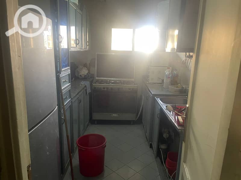 7 04717896-4fe0-42ba-b2d2-5b8d19e2e64c. jpeg