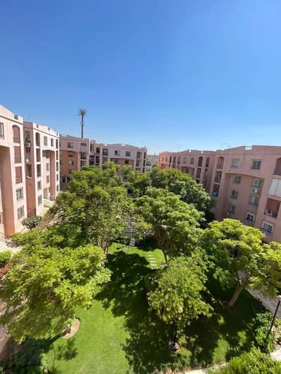 3 Bedroom Apartment for Sale in New Cairo, Cairo - اسكن في الرحاب بجوار السوق الشرقي