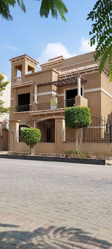 فیلا 4 غرف نوم للبيع في القاهرة الجديدة، القاهرة - لمحبي الخصوصيه والتميز ڤيلا تاني نمره التسعين الشمالي